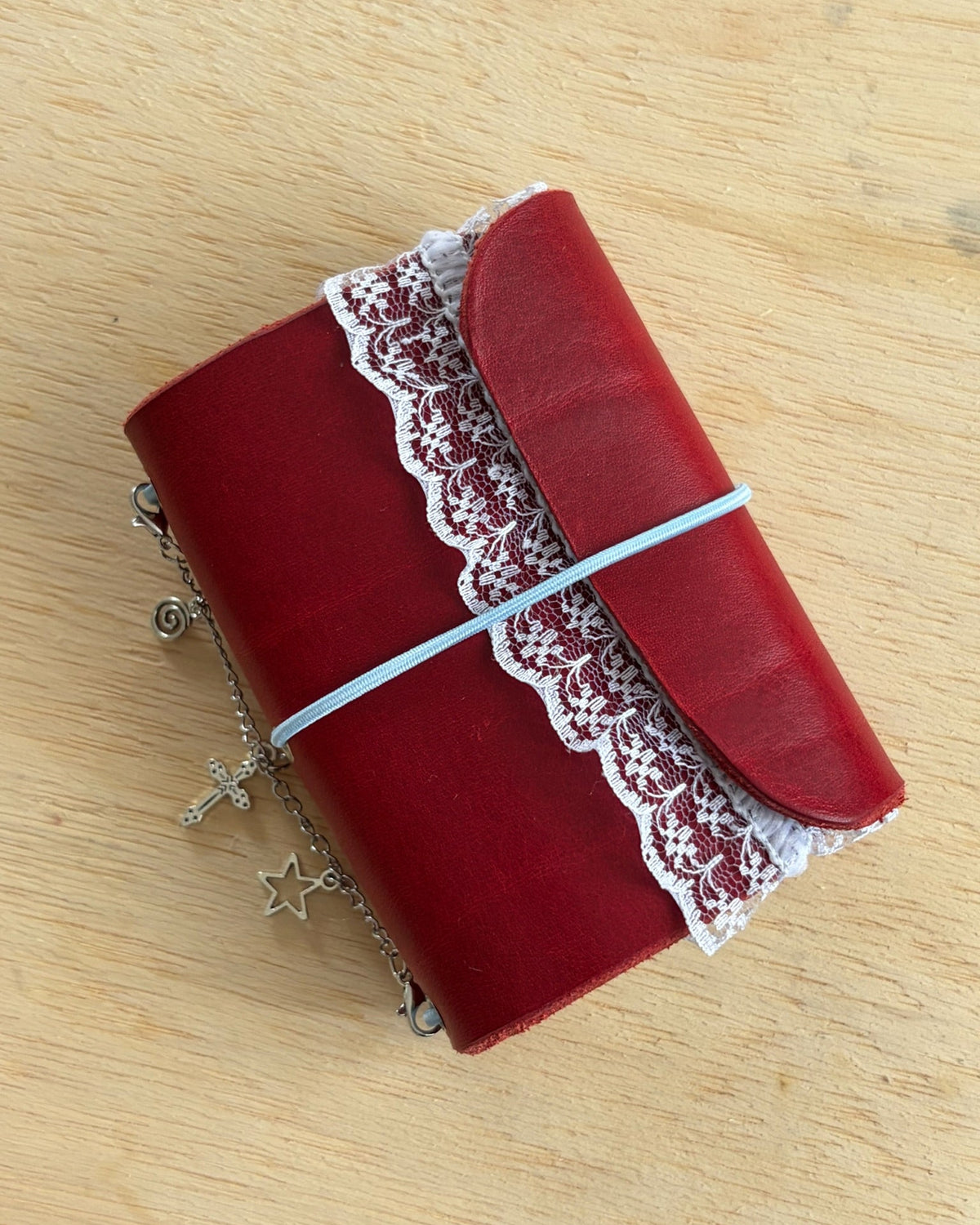 A7 Mini Apple Red Journal 02